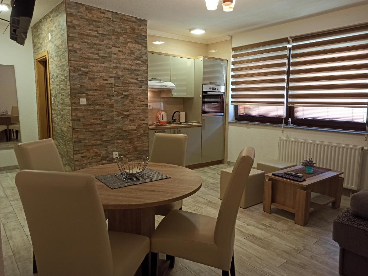 Studio Apartments Una Korenica Luaran gambar