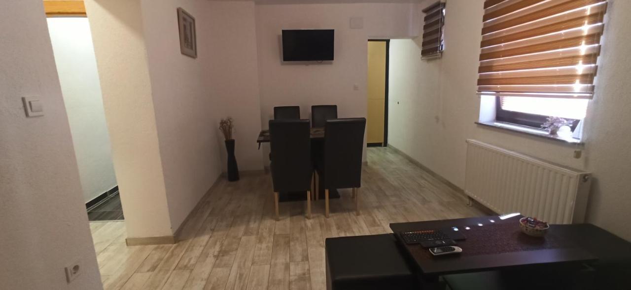 Studio Apartments Una Korenica Luaran gambar