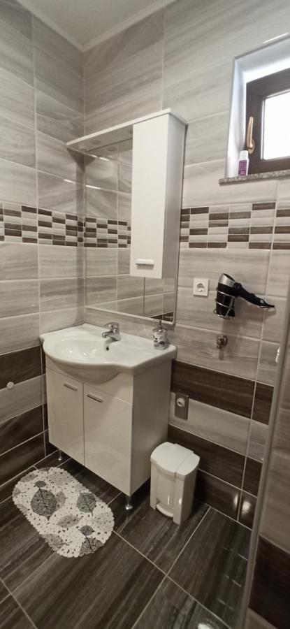 Studio Apartments Una Korenica Luaran gambar
